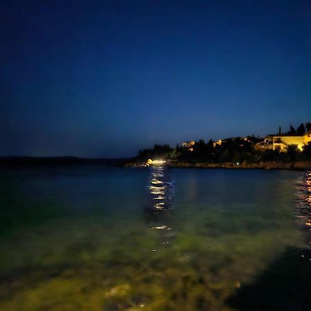 Apartmani Ivankovic Karlobag Εξωτερικό φωτογραφία