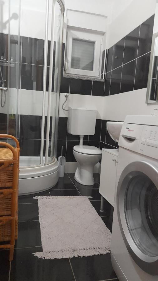 Apartmani Ivankovic Karlobag Εξωτερικό φωτογραφία