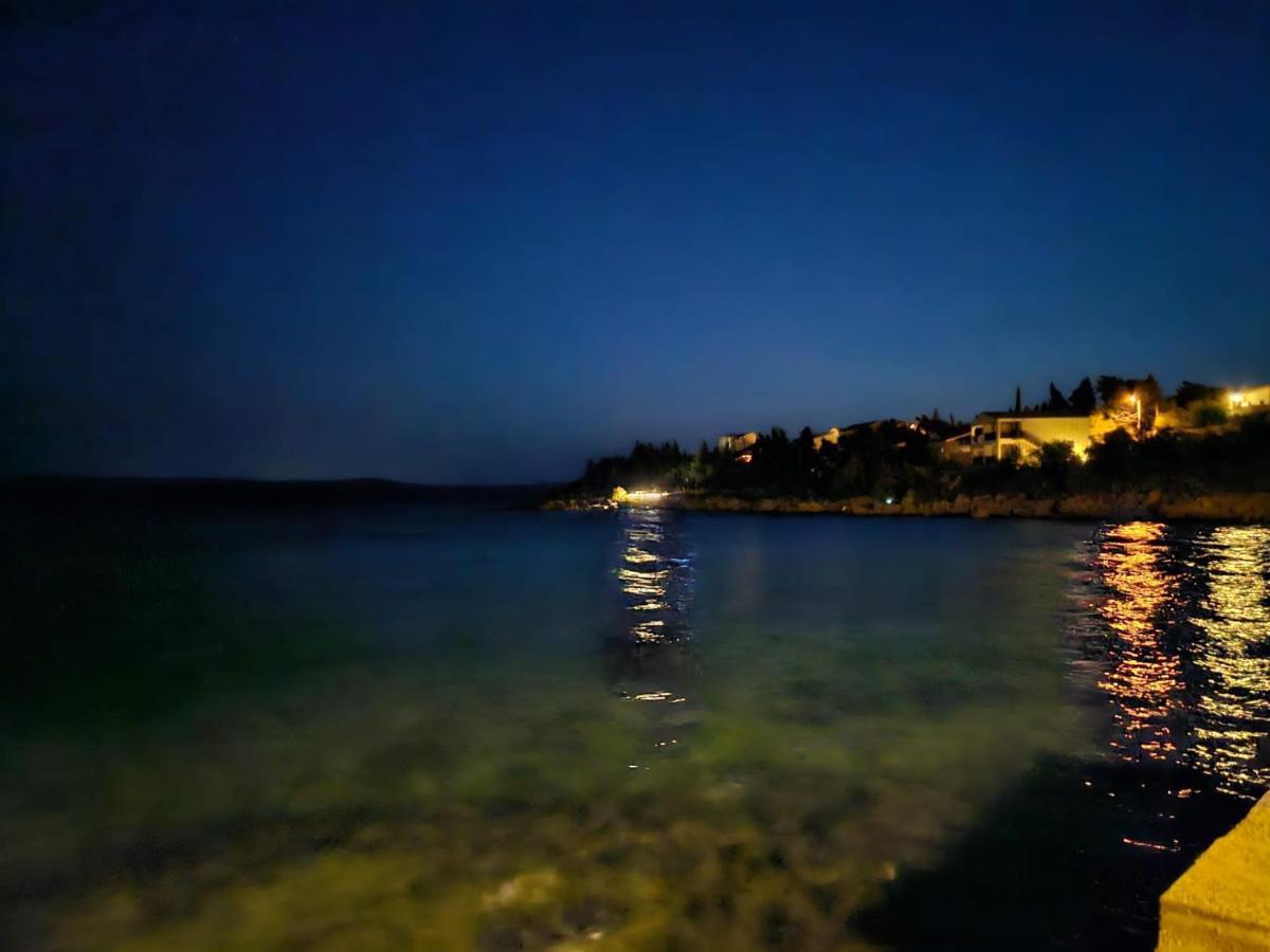 Apartmani Ivankovic Karlobag Εξωτερικό φωτογραφία
